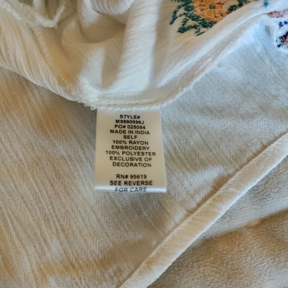 Peekaboo sleeve top - Picture 6 of 11